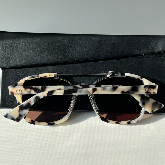 Cristian Dior Sunglasses - Picture 2 of 4